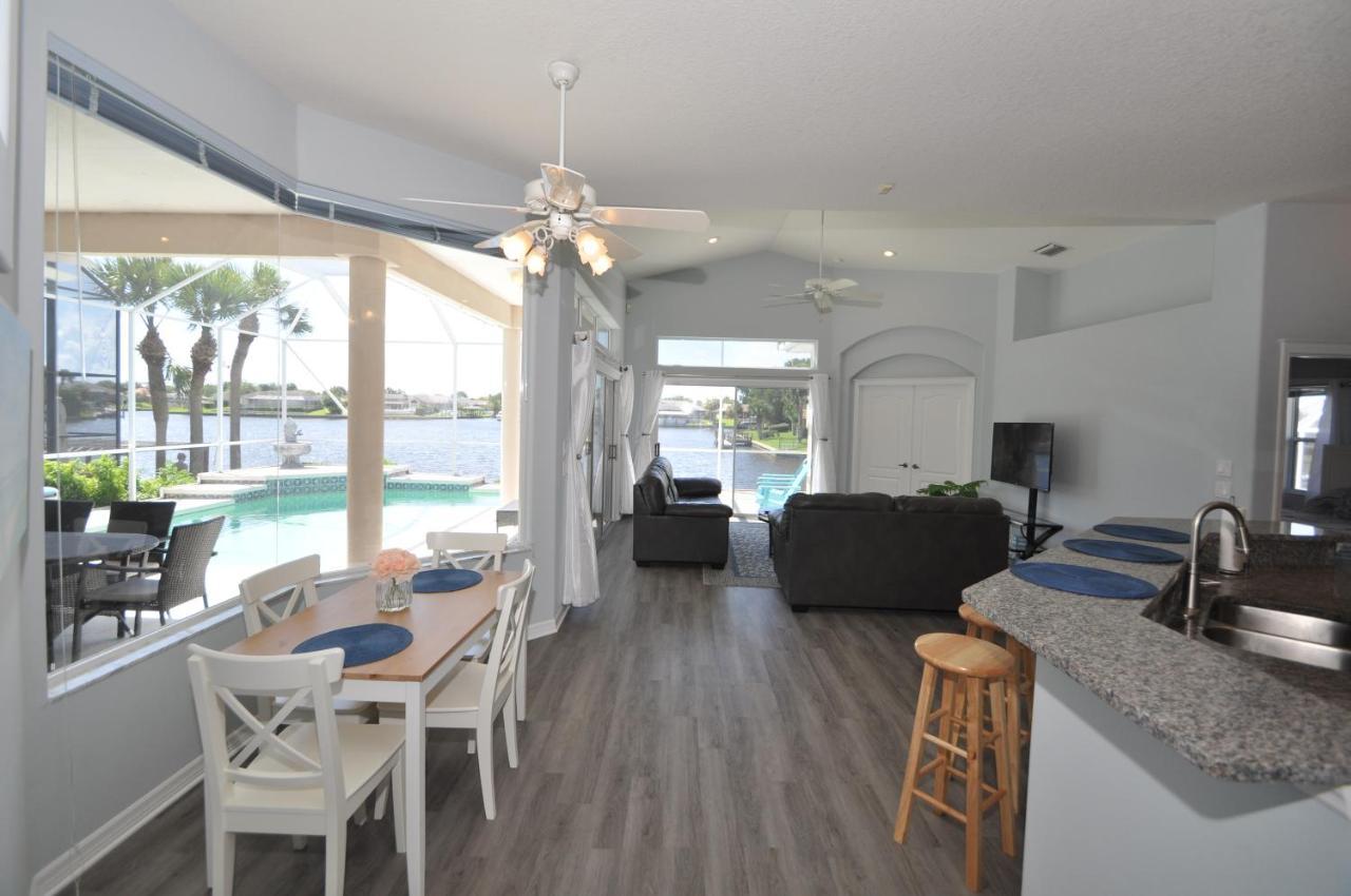 Sunset Bay Beautiful Pool Home - Bring Your Boat Or Jet Ski - Canal With Dock- Sleeps 10 - 4 Bd Palm Coast Bagian luar foto