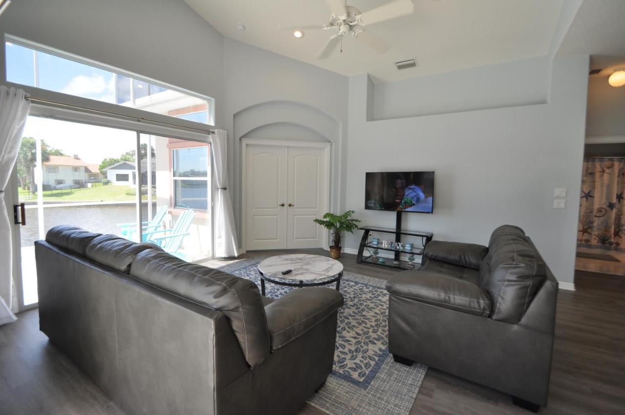 Sunset Bay Beautiful Pool Home - Bring Your Boat Or Jet Ski - Canal With Dock- Sleeps 10 - 4 Bd Palm Coast Bagian luar foto